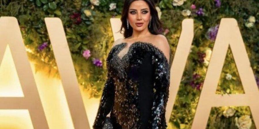 بفستان أسود أنيق.. رضوى الشربيني تخطف الأنظار في حفل Joy Awards بالرياض «صور» - شبكة أطلس سبورت