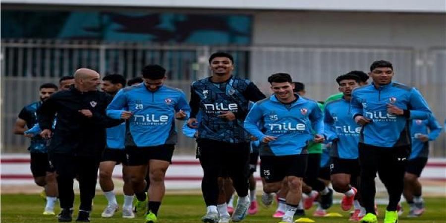 لاعبو الزمالك يحتفلون بعيد ميلاد حارس الفريق - شبكة أطلس سبورت