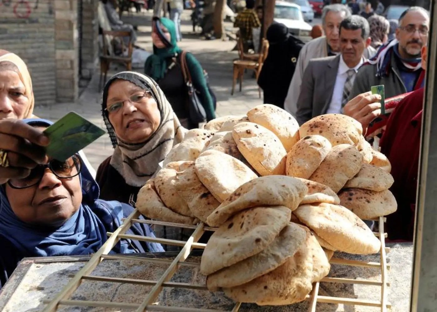 كيفية الحصول على الدعم النقدي وشروط الاستحقاق للاستفادة من البرامج الحكومية الجديدة لتحسين مستوى المعيشة