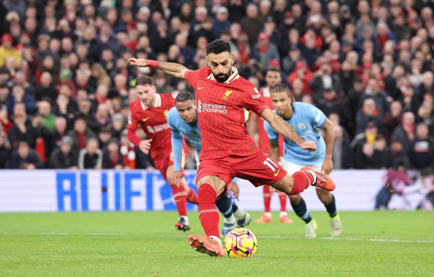 محمد صلاح يدخل نادي المائة بـ100 نقطة في الدوري الإنجليزي ويتفوق على الجميع باستثناء لاعب وحيد