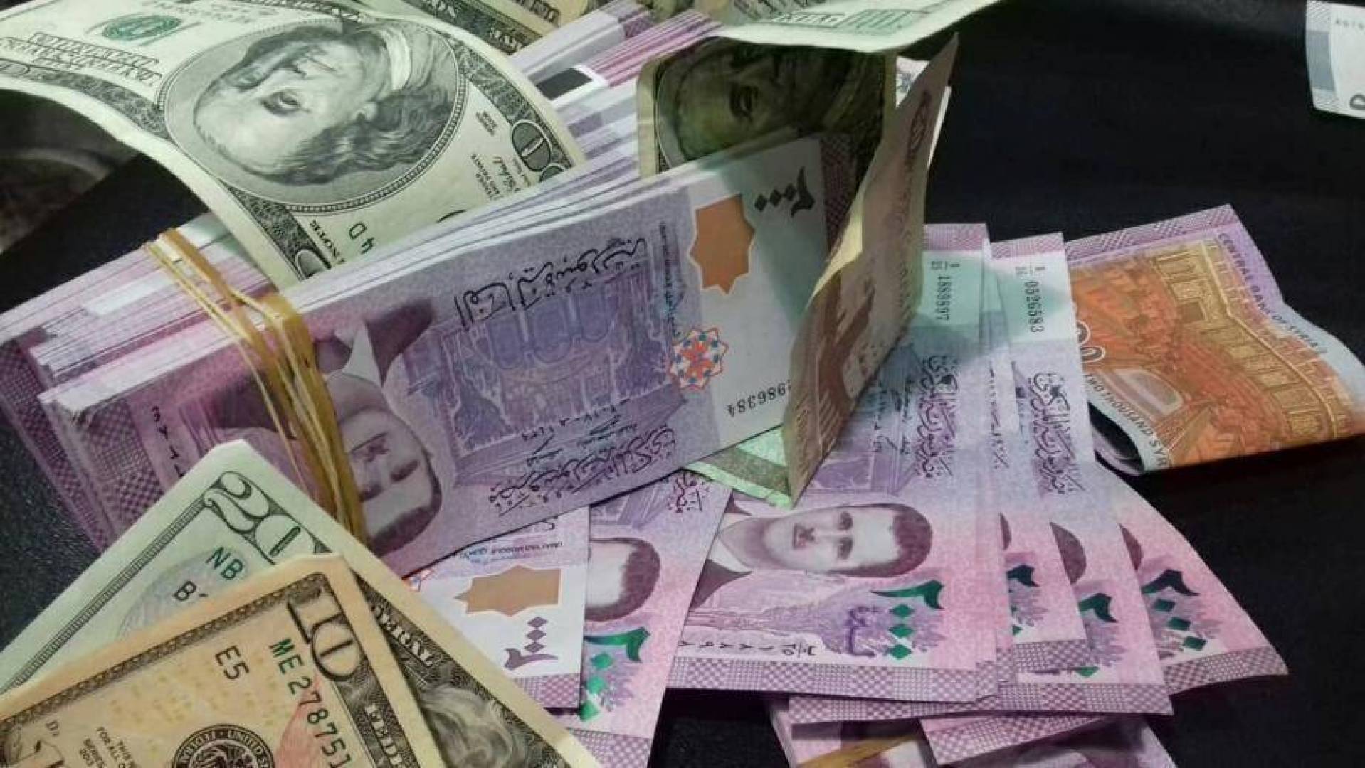 ثبات في العرض والطلب.. سعر الدولار والليرة التركية في السوق السوداء سوريا اليوم السبت 4 يناير 2025